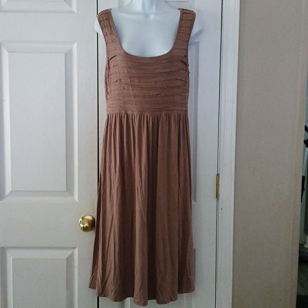 Dunia tan  sleeveless casual summer leisure  midi dress  Sz M